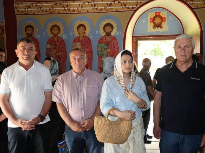 ცაგერის მუნიციპალიტეტის მერი ჭაბუკი ჭაბუკიანი, სოფელ საირმეში, წმინდა გიორგის სახელობის...